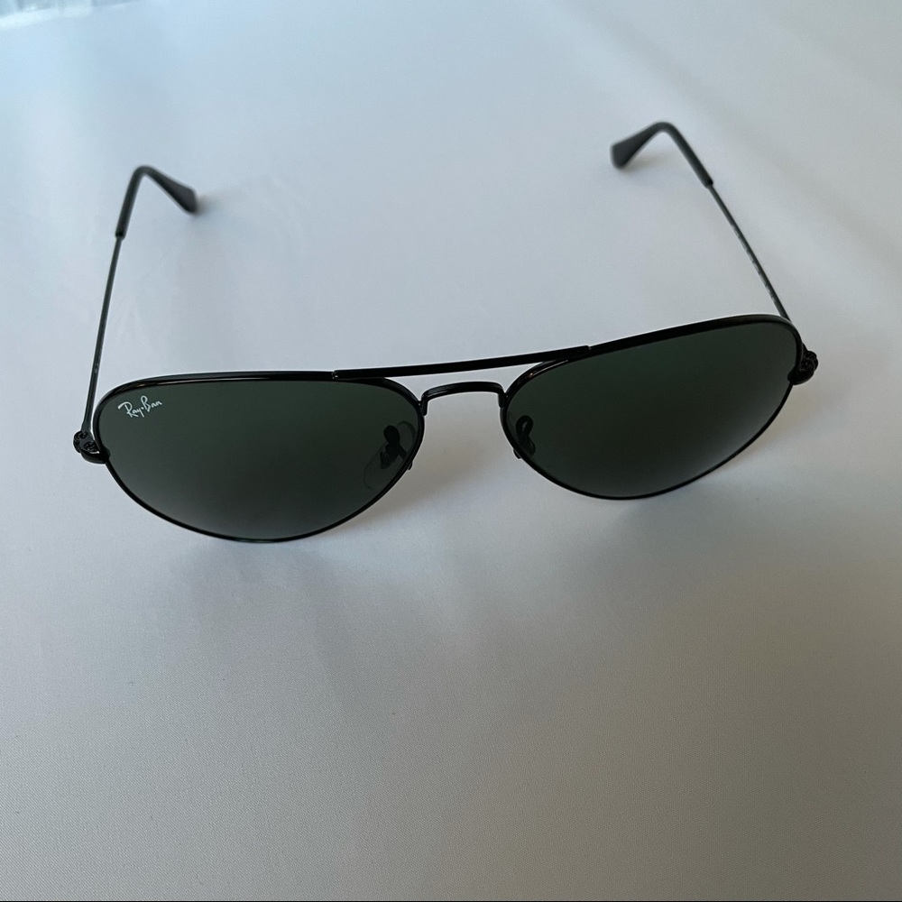 Ray-Ban black metal aviator sunglasses, RB3025, L